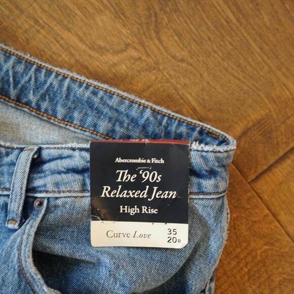 NWT Abercrombie & Fitch The 90s Relaxed High Rise Curve Love Jeans Size 35 20R - Picture 4 of 4
